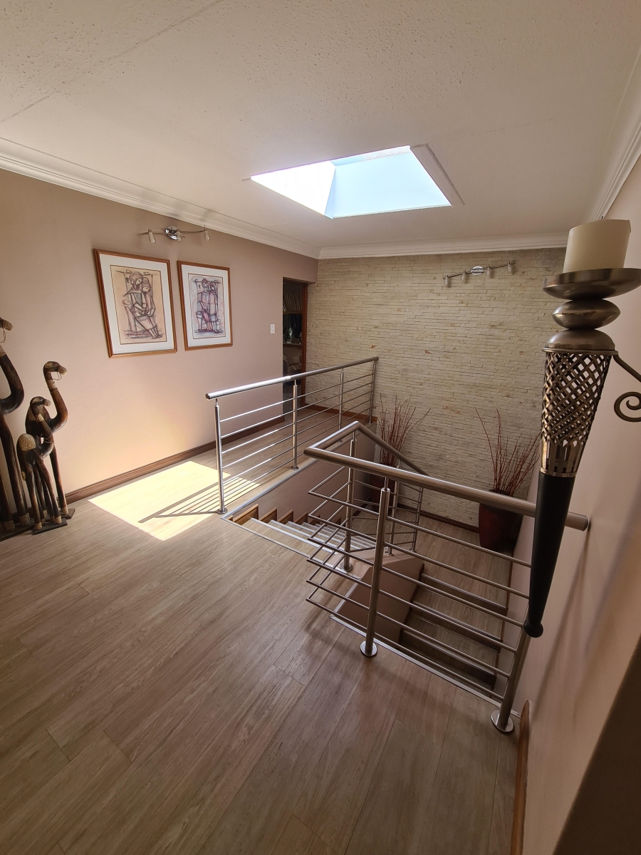 5 Bedroom Property for Sale in Maraldi Estate Free State